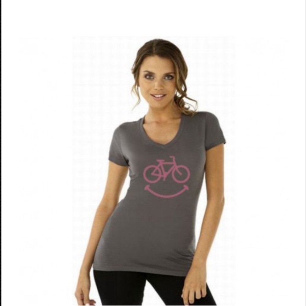 NWT Smiley Women's T-Shirt 2️⃣